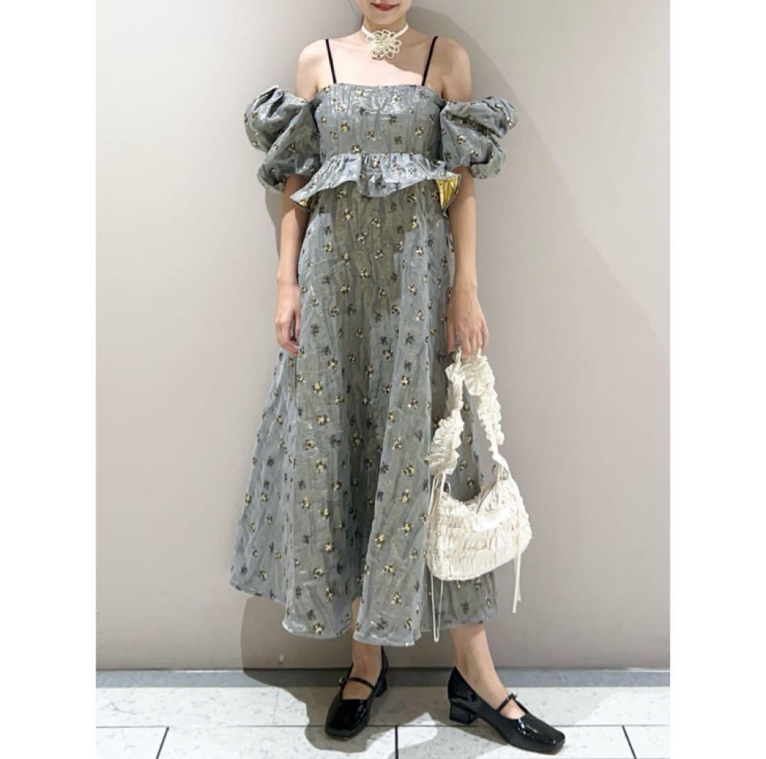 値下げ中 LILY BROWN 完売品 ペプラムジャガードワンピース 美品