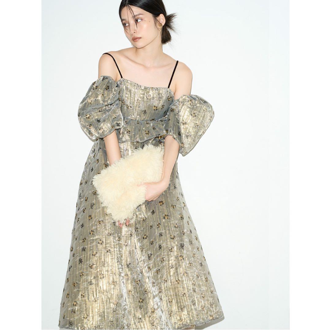 値下げ中 LILY BROWN 完売品 ペプラムジャガードワンピース 美品