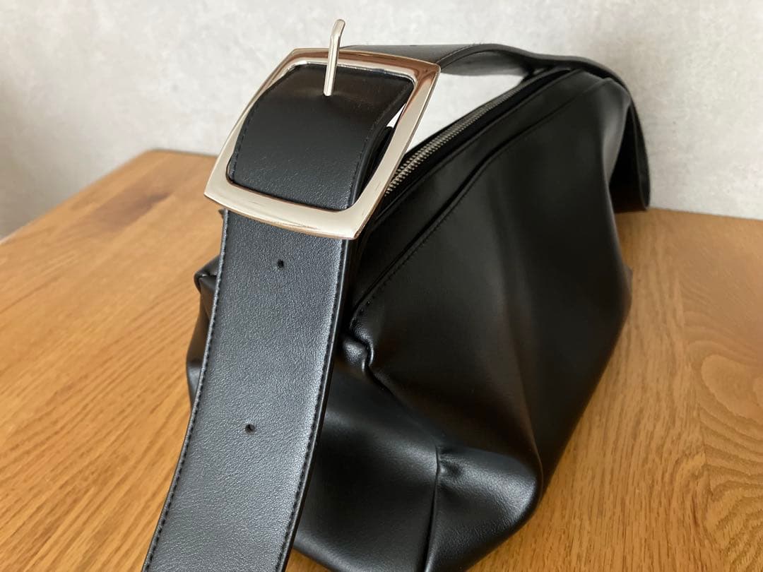 BEAUTY＆YOUTH スクウェア ビックバックルショルダーバッグ