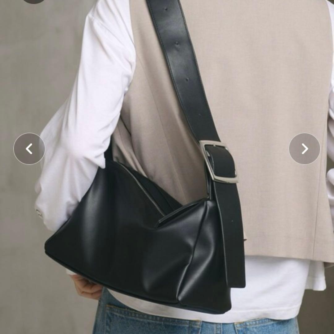 BEAUTY＆YOUTH スクウェア ビックバックルショルダーバッグ