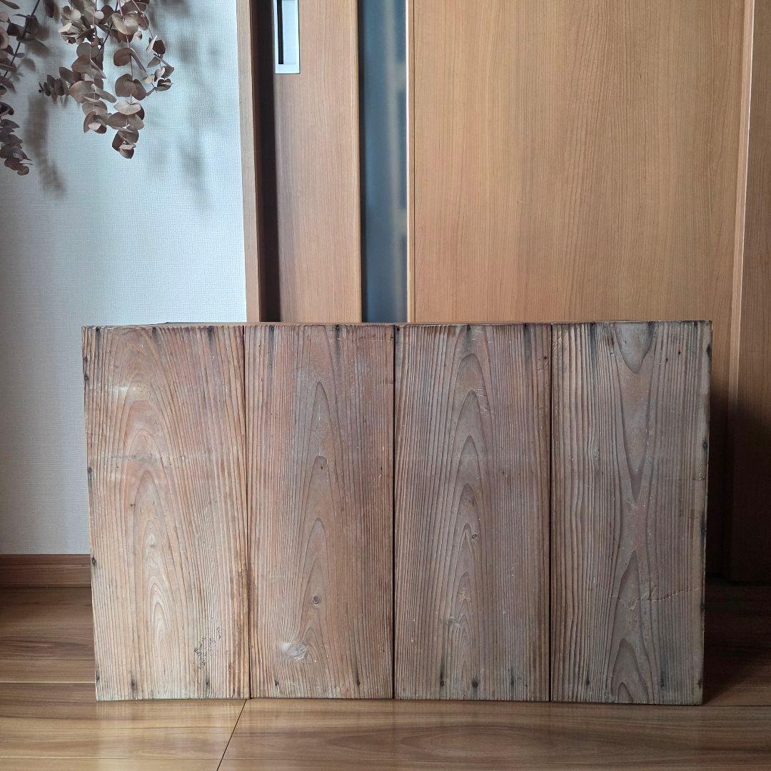 古びた棚　収納棚　オープンラック　アンティーク　古家具　木製棚　ボックス棚