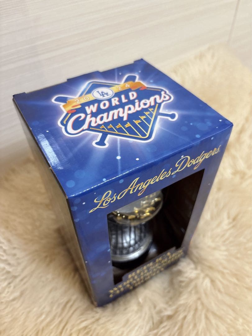お値下 ギブアウェイ❗️優勝 ドジャース ワールドシリーズ トロフィー レプリカ