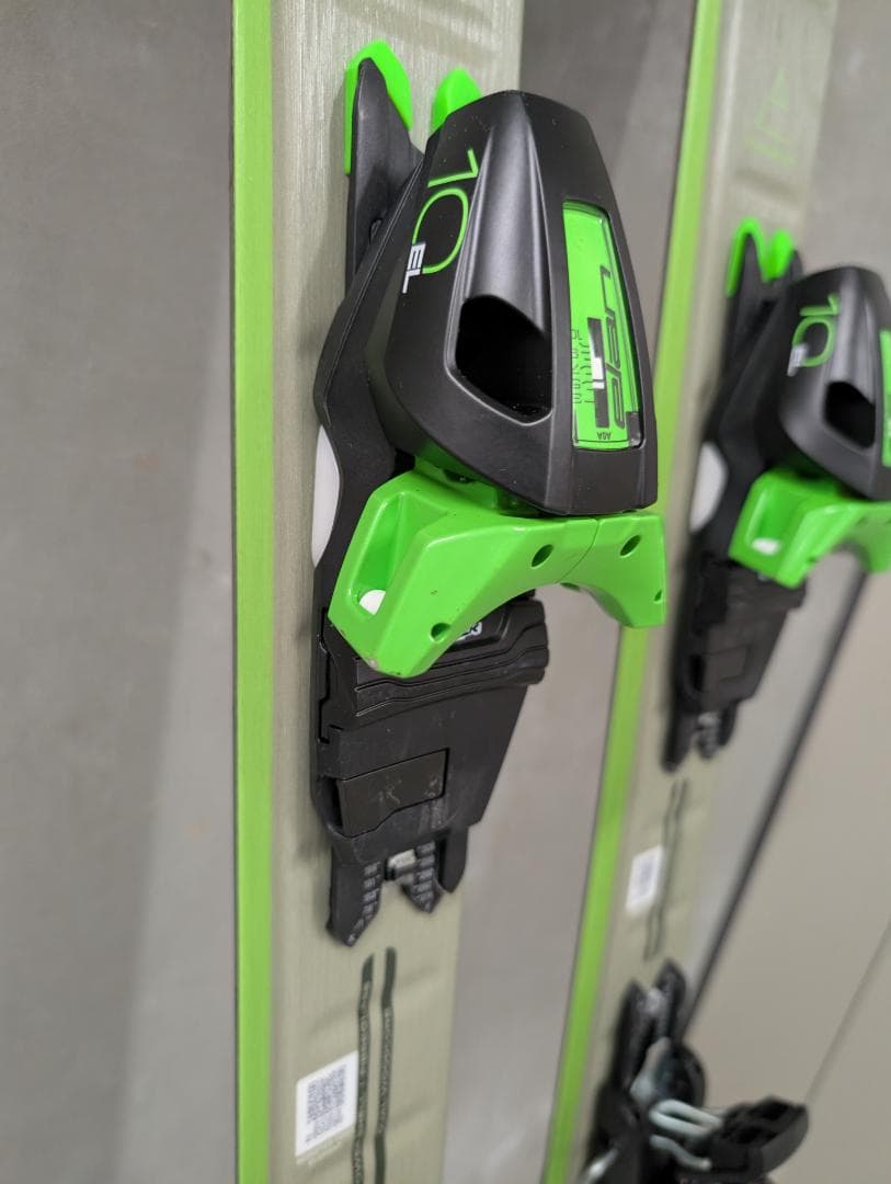 エラン 23-24 ELEMENT GREEN LIGHT SHIFT 金具付き