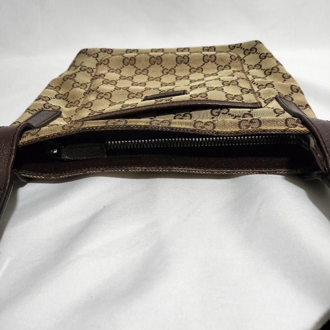 GUCCI GGパターン ショルダーバッグ　キャンバス　斜め掛け