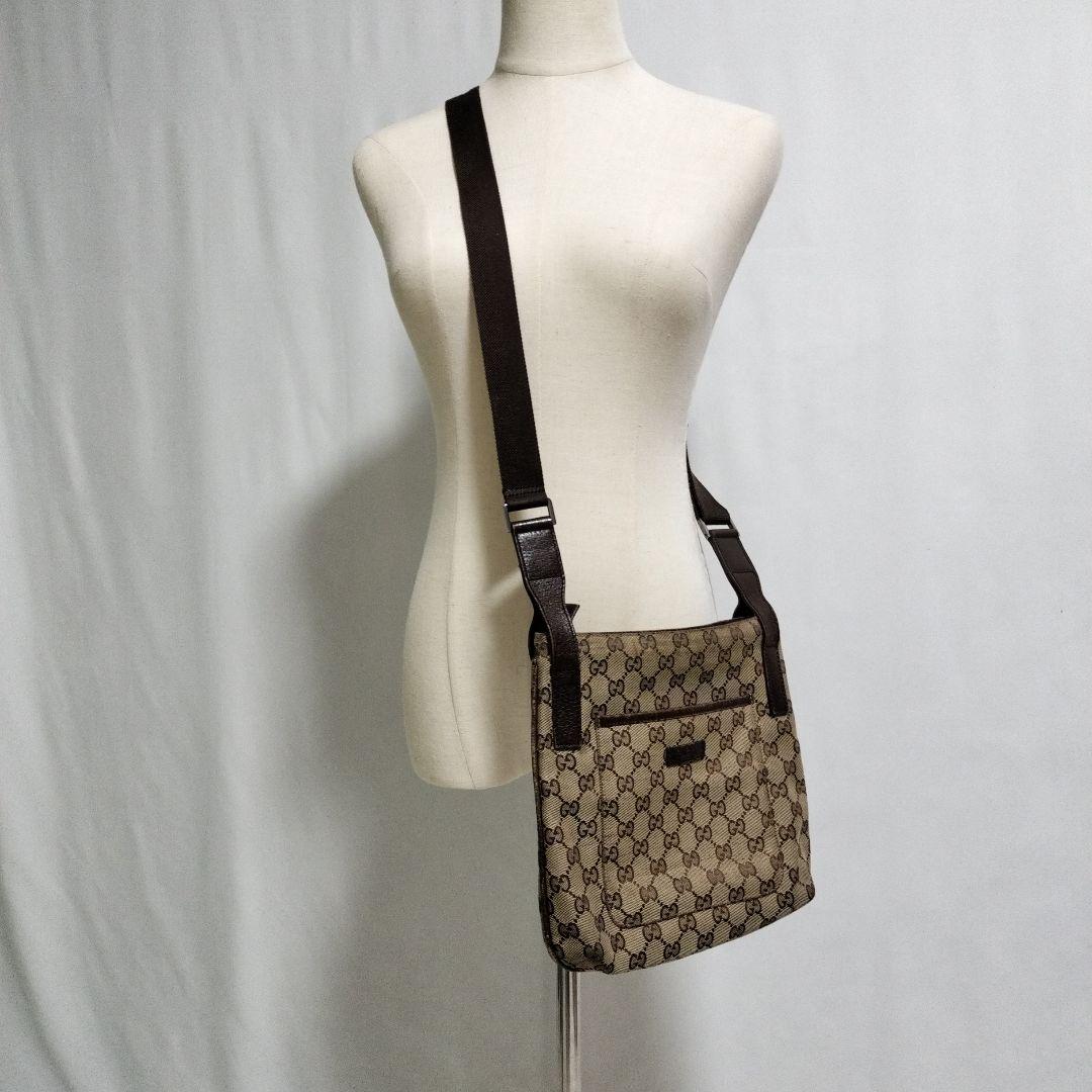 GUCCI GGパターン ショルダーバッグ　キャンバス　斜め掛け