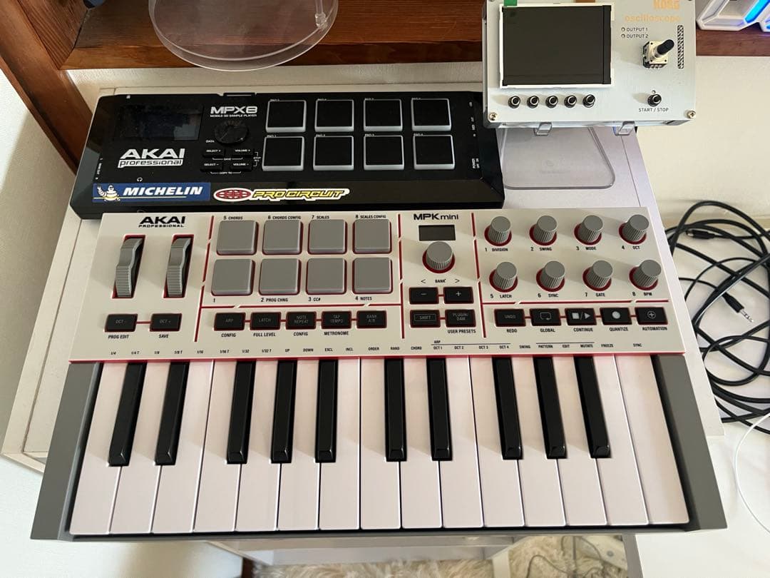 AKAI MPK Mini IV MIDIキーボード
