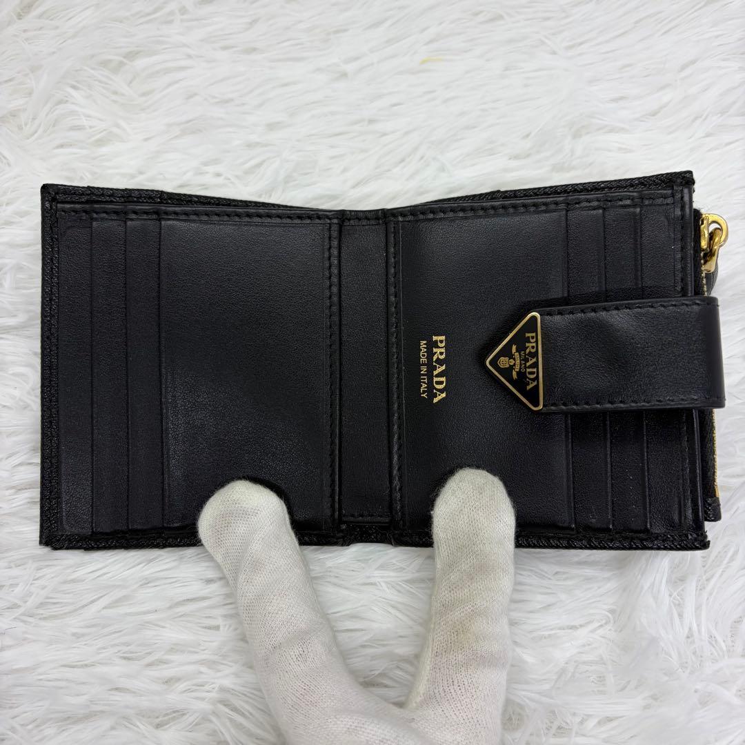 付属品完品／現行✨プラダ　二つ折り　三角ロゴ　サフィアーノ　レザー　ブラック
