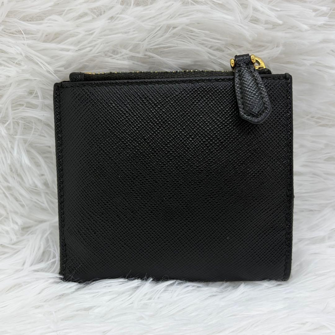 付属品完品／現行✨プラダ　二つ折り　三角ロゴ　サフィアーノ　レザー　ブラック