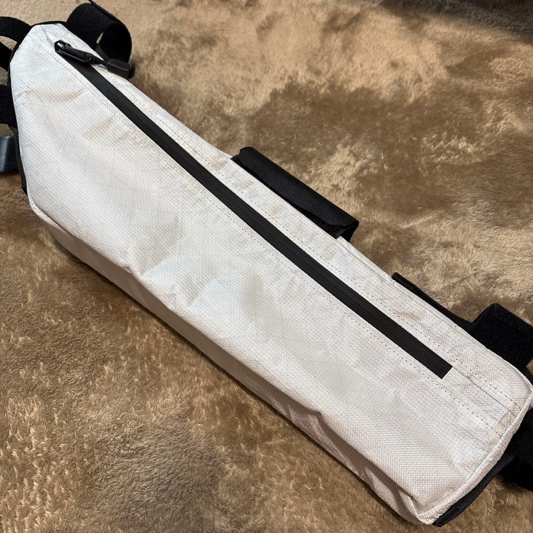 レア！ アウターシェル OUTERSHELL フレームバッグ M ホワイト