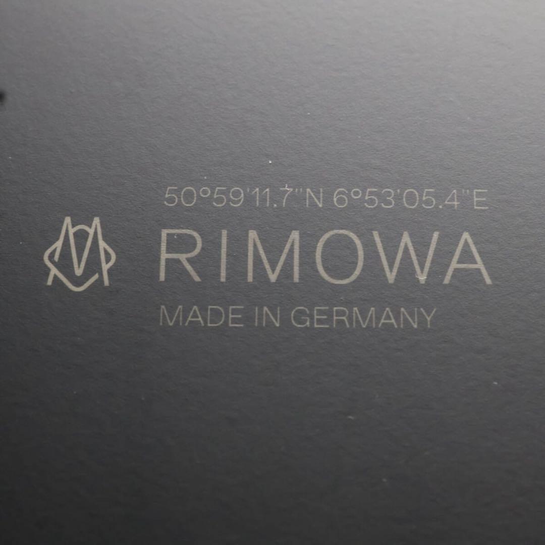 【美品】リモワiPhone 16proケース