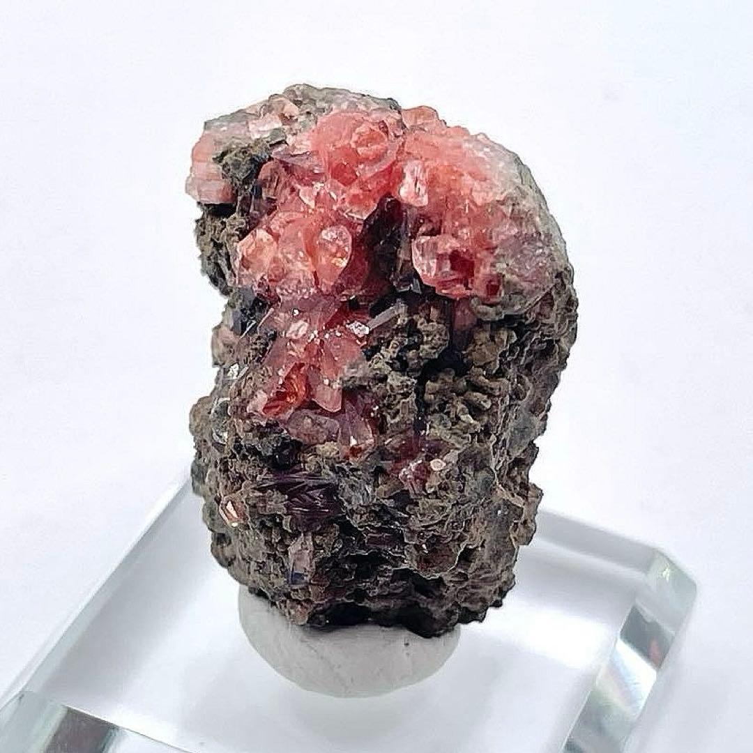 ペルー産　ロードクロサイト(菱マンガン鉱) 鉱物標本