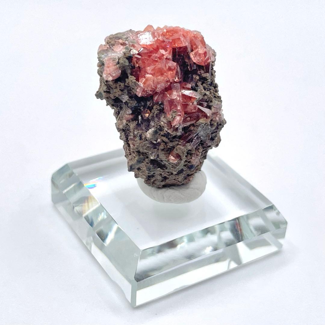 ペルー産　ロードクロサイト(菱マンガン鉱) 鉱物標本