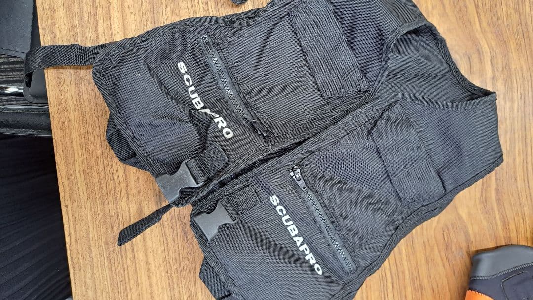 アクアラング　スキューバダイビングセット　ウエットスーツ　ダイビングスーツ