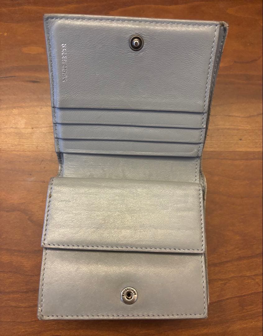 シルバー キルティング Bロゴ 二つ折り財布