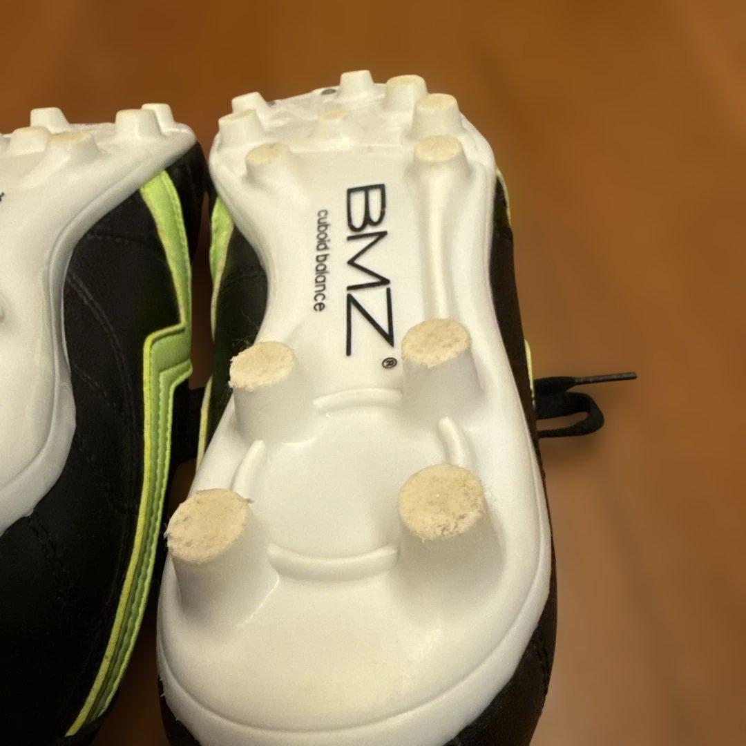 【使用1回のみ】BMZ 蹴王Jr（ジュニア）サッカースパイク 23.5cm
