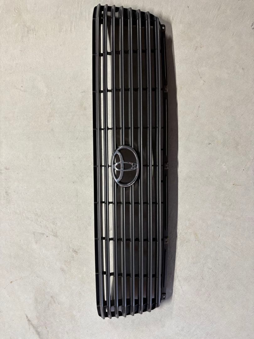 ミ*ん様 20 セルシオ 純正グリル