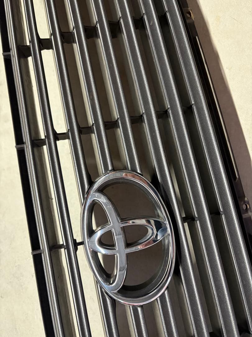 ミ*ん様 20 セルシオ 純正グリル