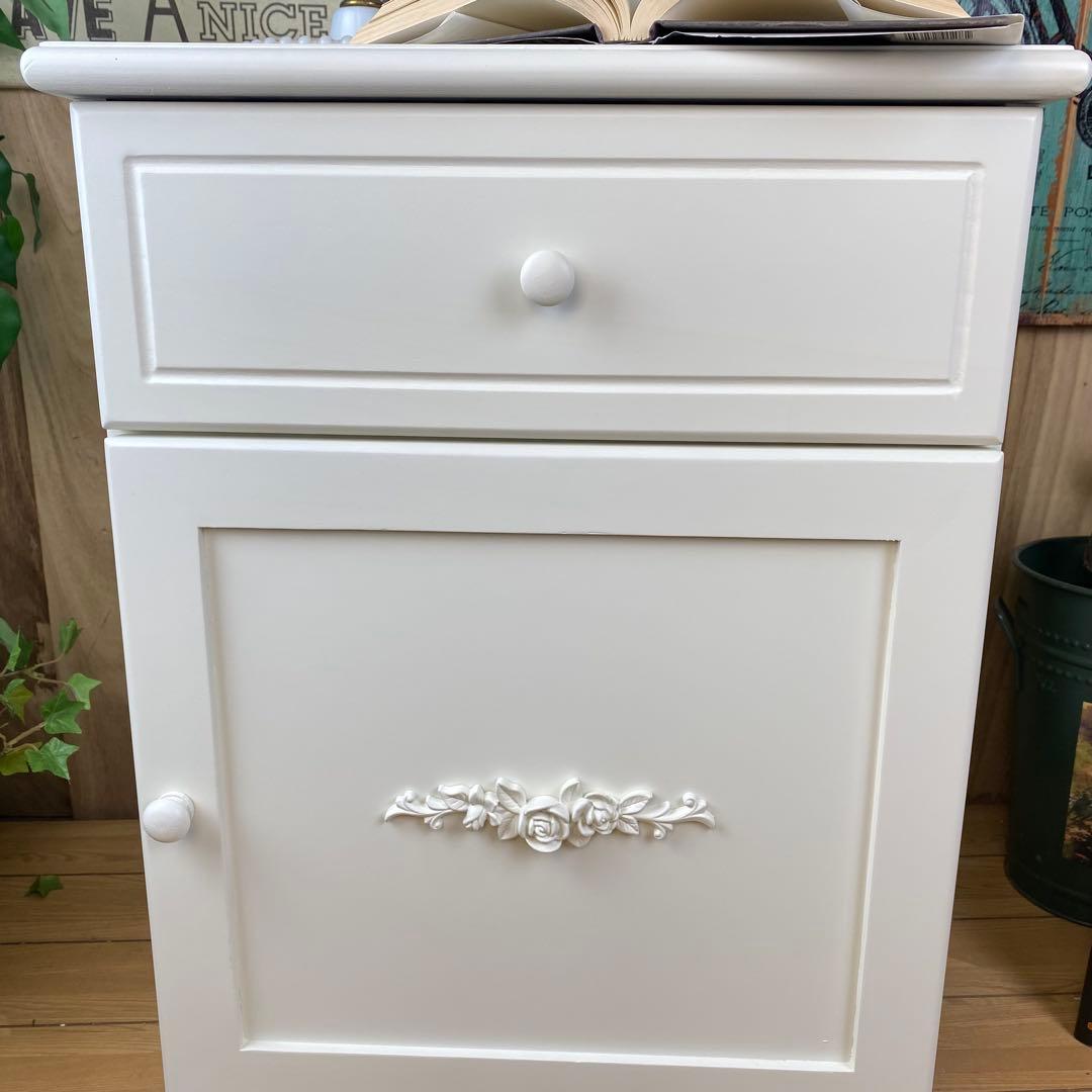 フレンチカントリー北欧調ホワイトサイドキャビネット飾り棚収納家具姫系インテリア