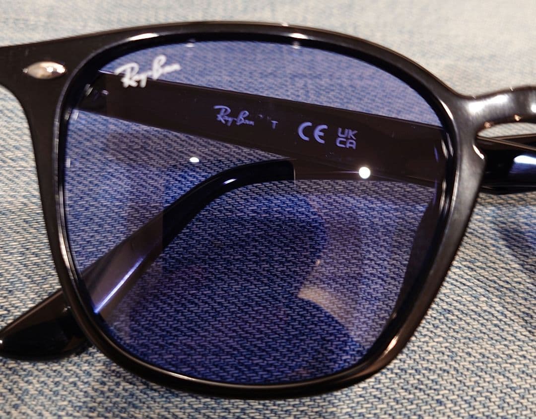 Ray-Ban RB4258F 601/80 ブラック