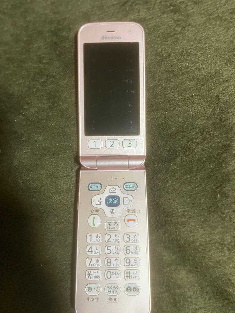 docomo F-01M 携帯電話