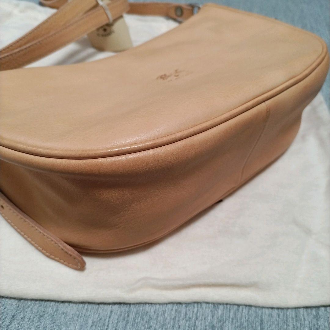 新品 イルビゾンテ 本革 レザー ショルダーバッグ カバン 三日月 ナチュラル