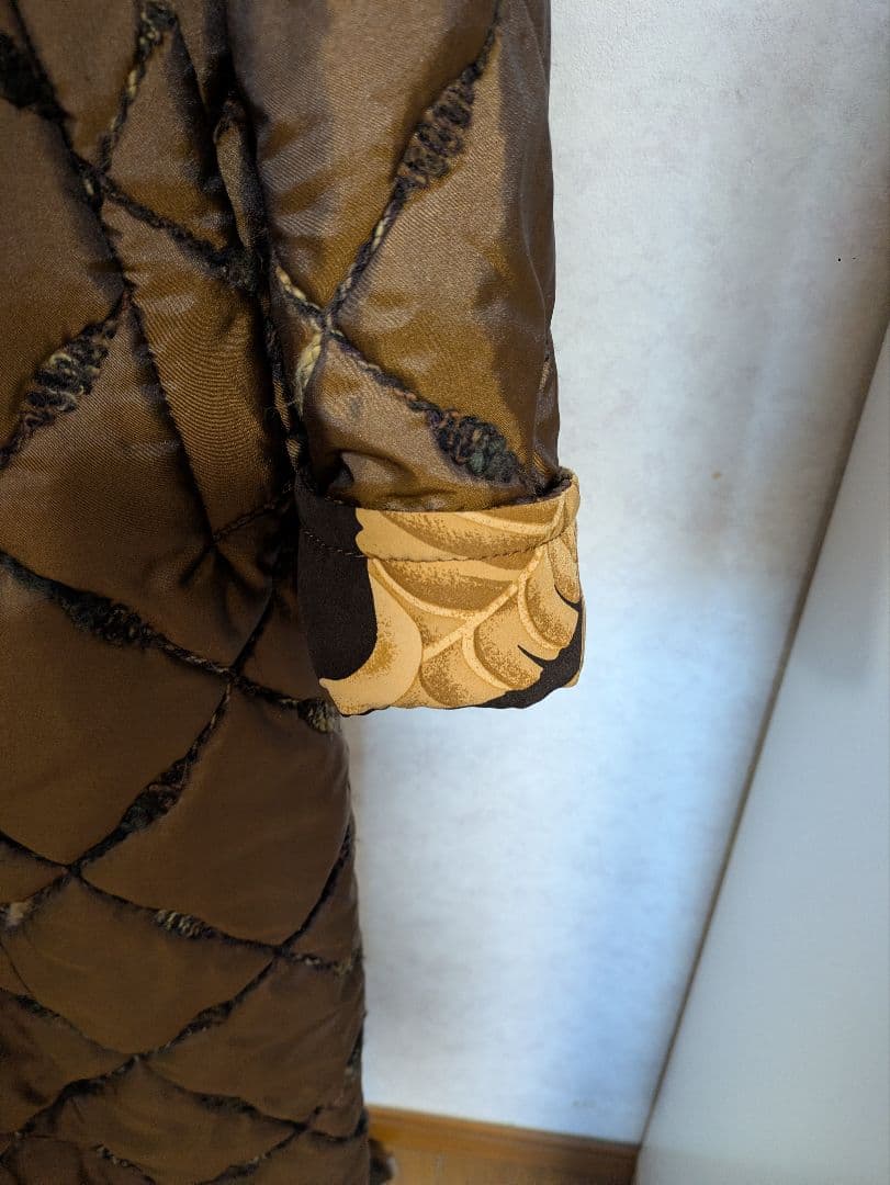 伊太利屋　大き目　キルティングロングコート