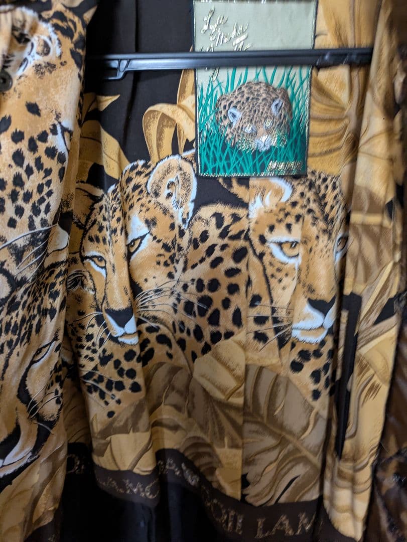 伊太利屋　大き目　キルティングロングコート