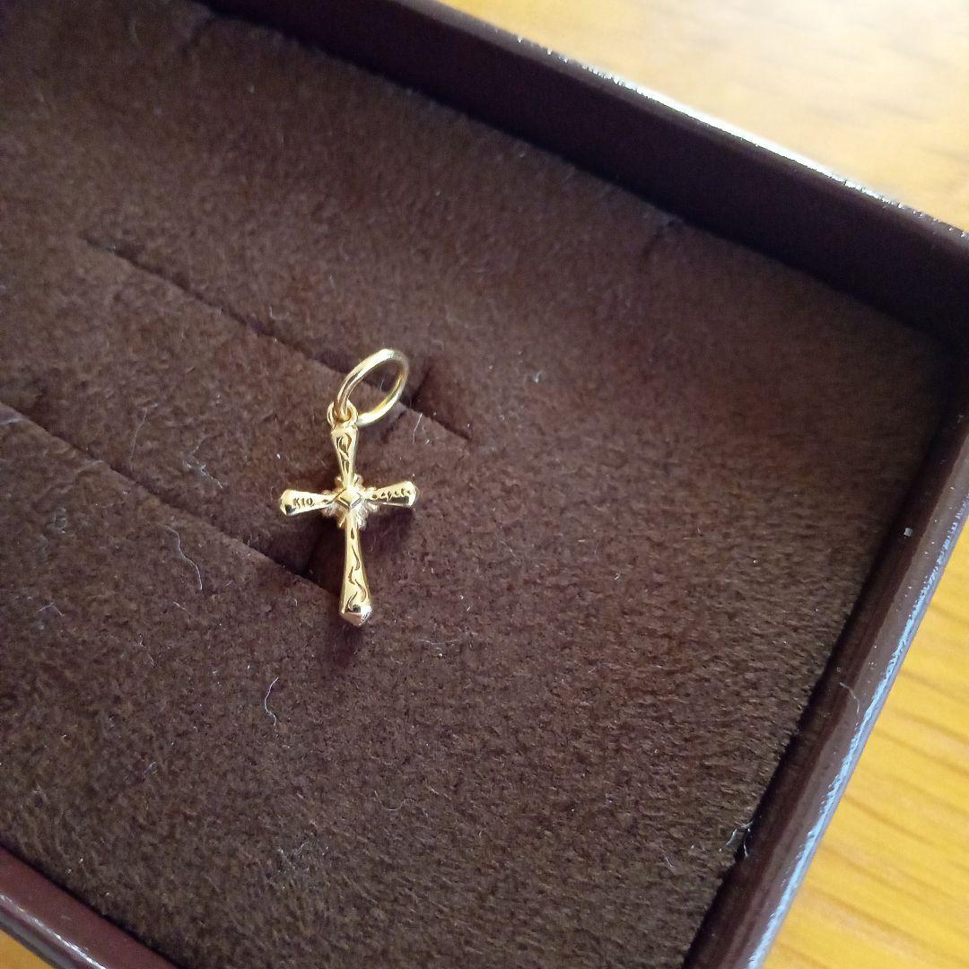 agete　10kゴールド ダイヤクロスチャーム