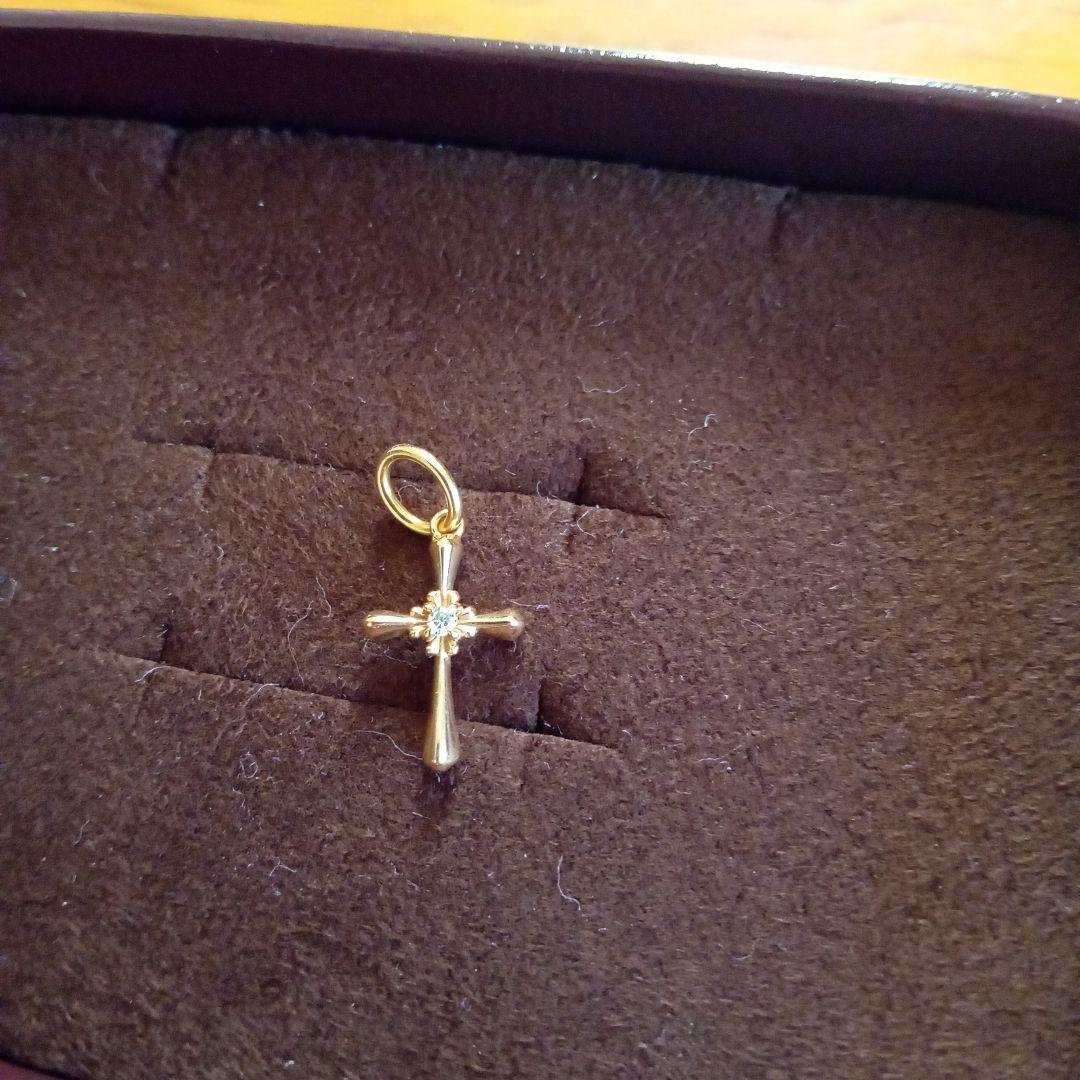 agete　10kゴールド ダイヤクロスチャーム