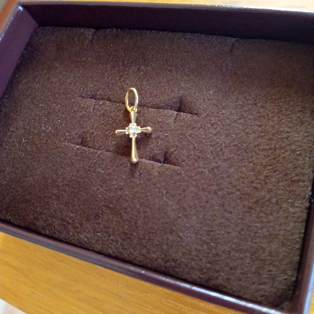 agete　10kゴールド ダイヤクロスチャーム