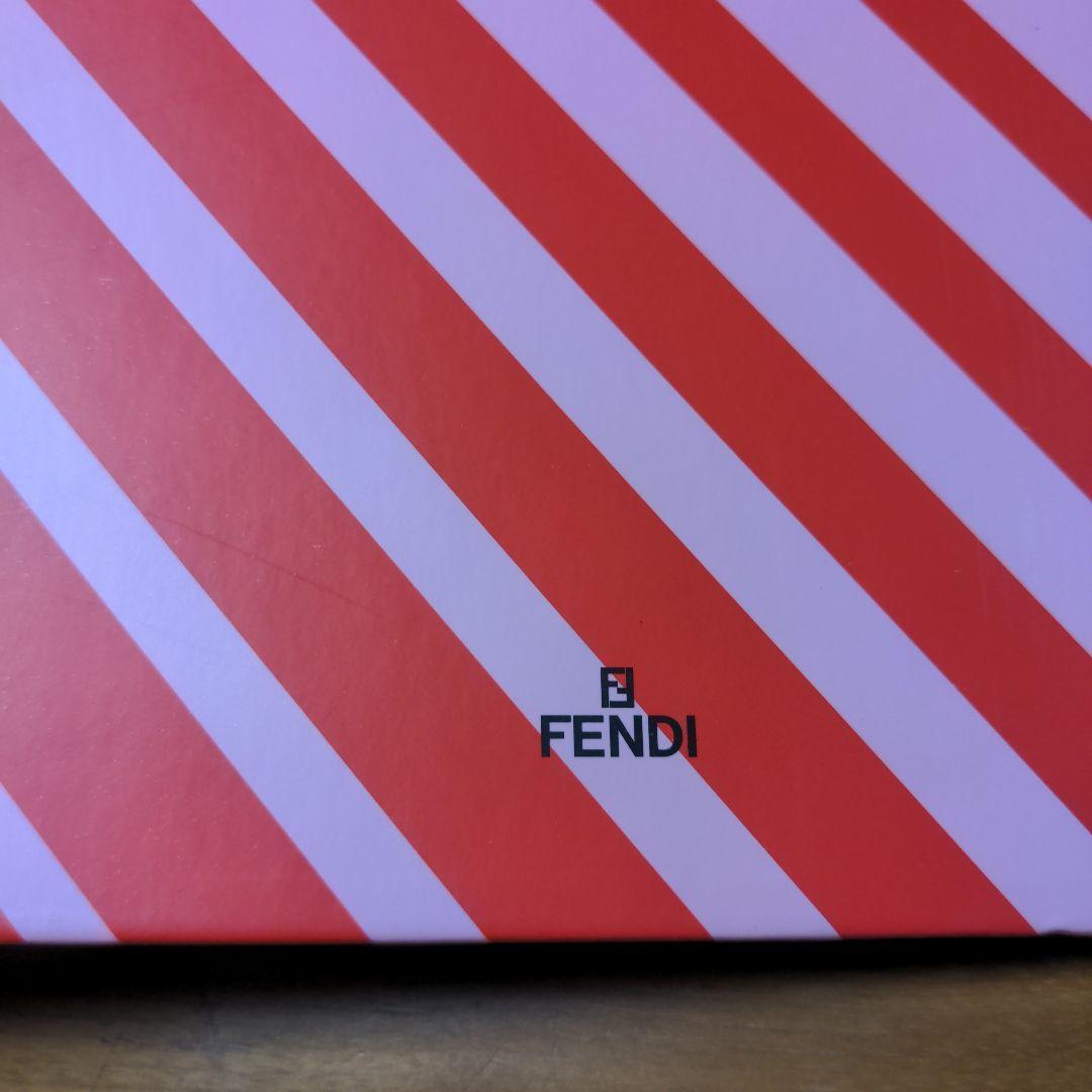 FENDI フェンディ ルックブック