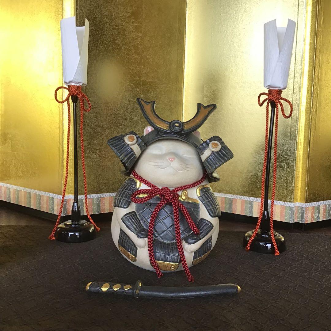 猫武将<(*ΦωΦ*)> 出陣 白猫さん［黒兜、鎧、刀］