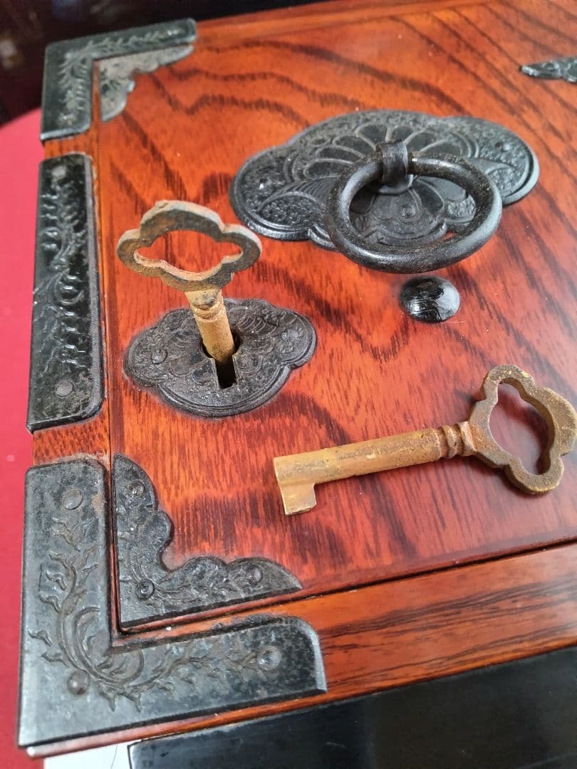 伝統的な仙台箪笥 アダチ工芸 製作所の工芸品