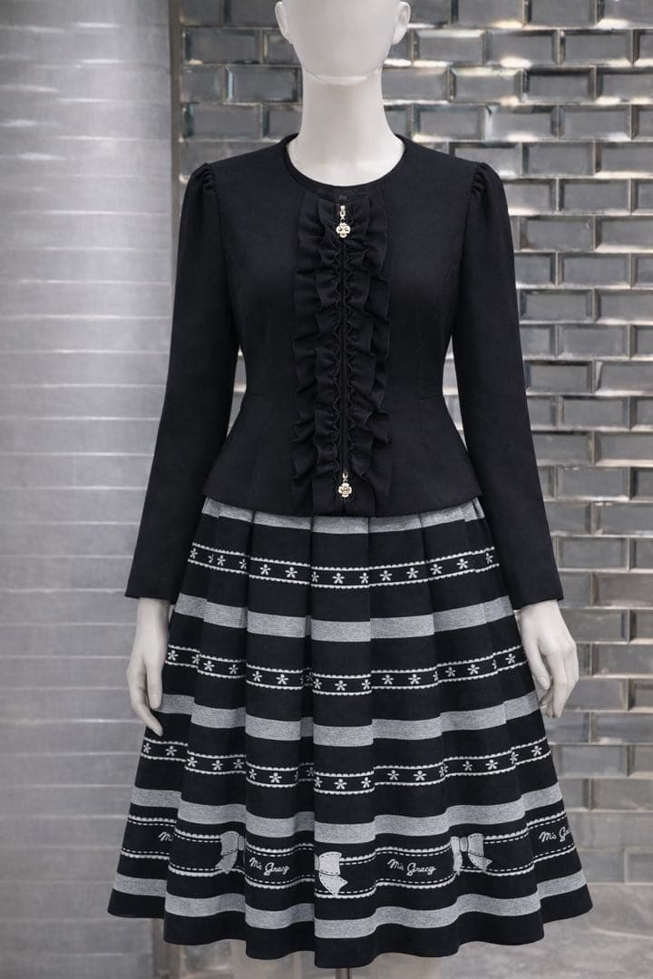 新品*未使用☆2023年インスタ掲載☆エムズグレーシーフリルジャケット