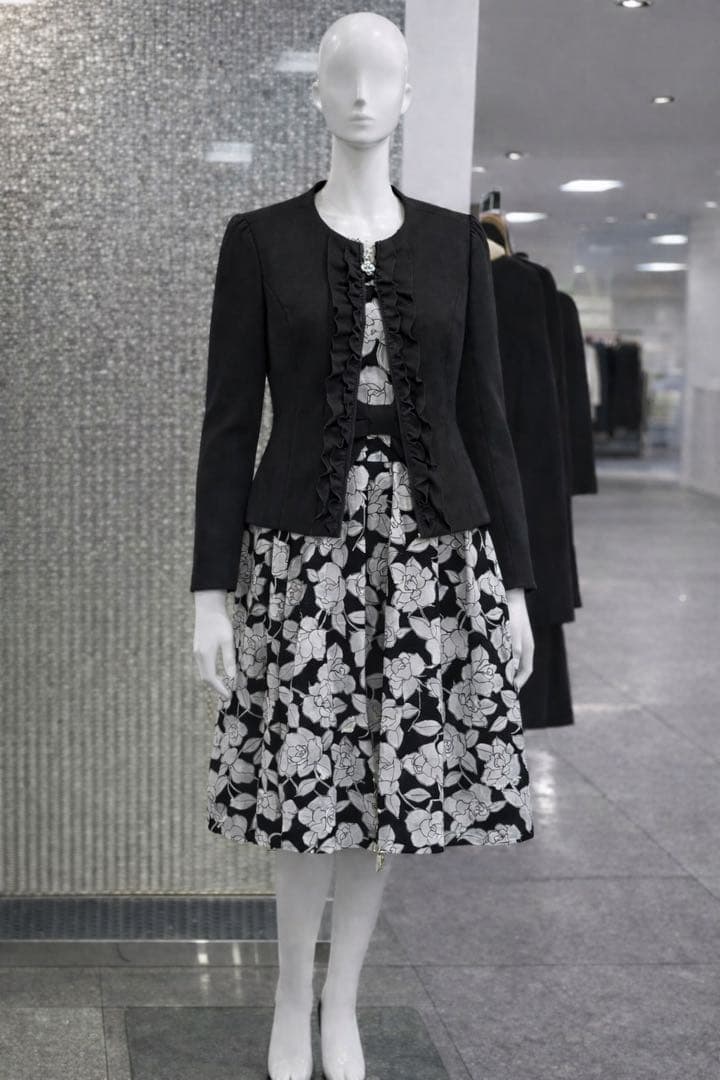 新品*未使用☆2023年インスタ掲載☆エムズグレーシーフリルジャケット