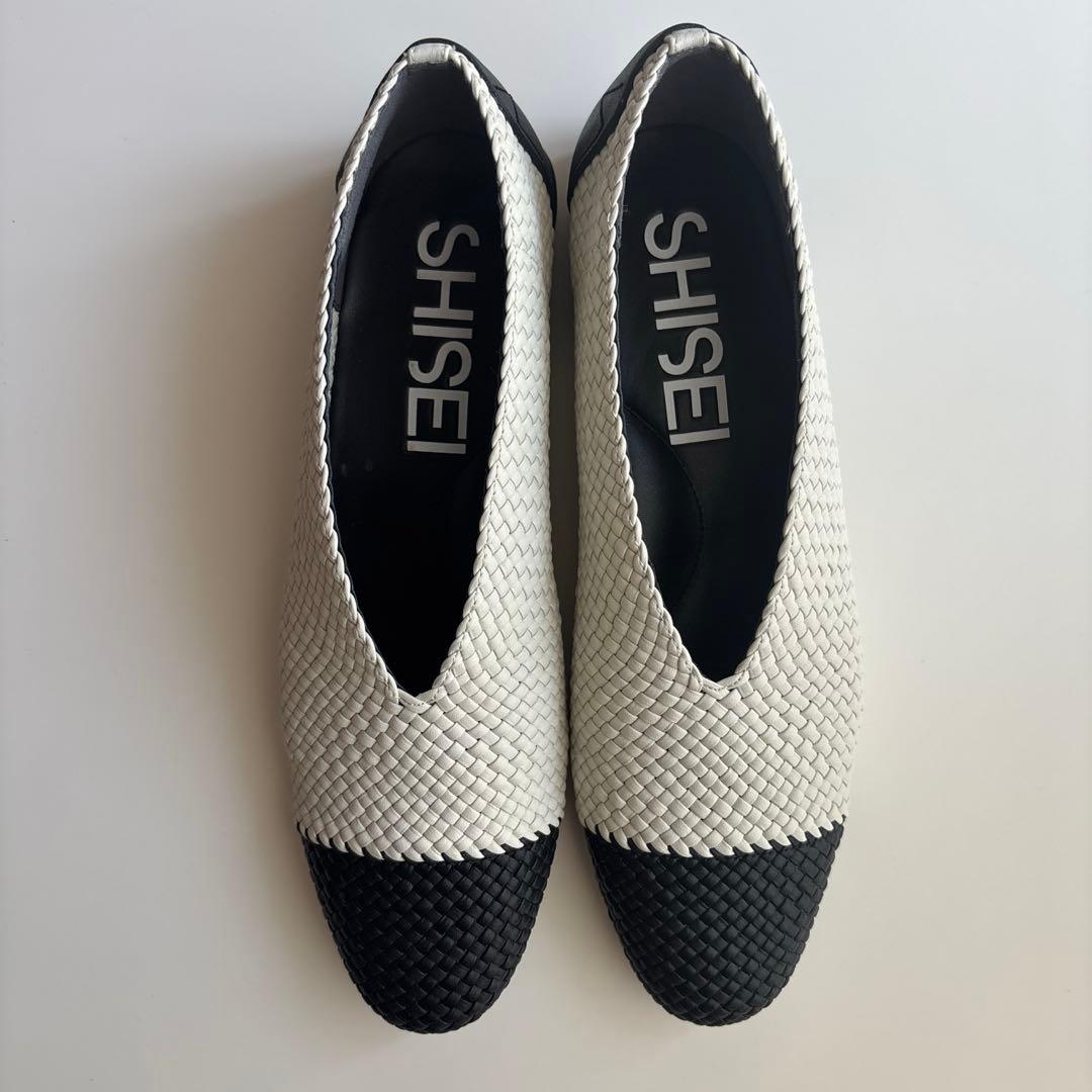 靴 SHISEI MESH ROUND V PUMPS / WHITExBLACK