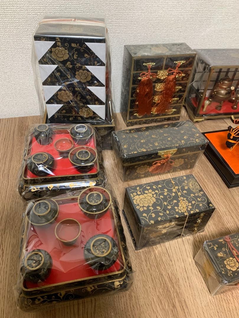 まこちゃん　４０号　お雛様道具セット　古代八重菊蒔絵　京風御所車