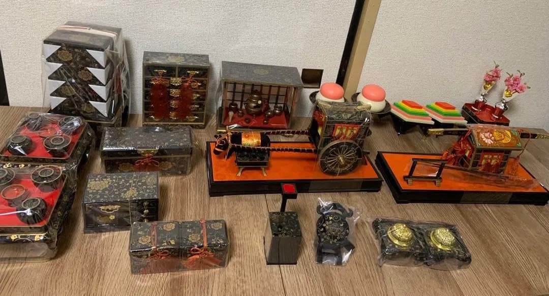 まこちゃん　４０号　お雛様道具セット　古代八重菊蒔絵　京風御所車