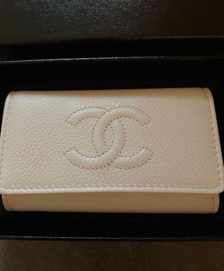 1/11日まで価格】新品シャネルキーケース　レアホワイト正規