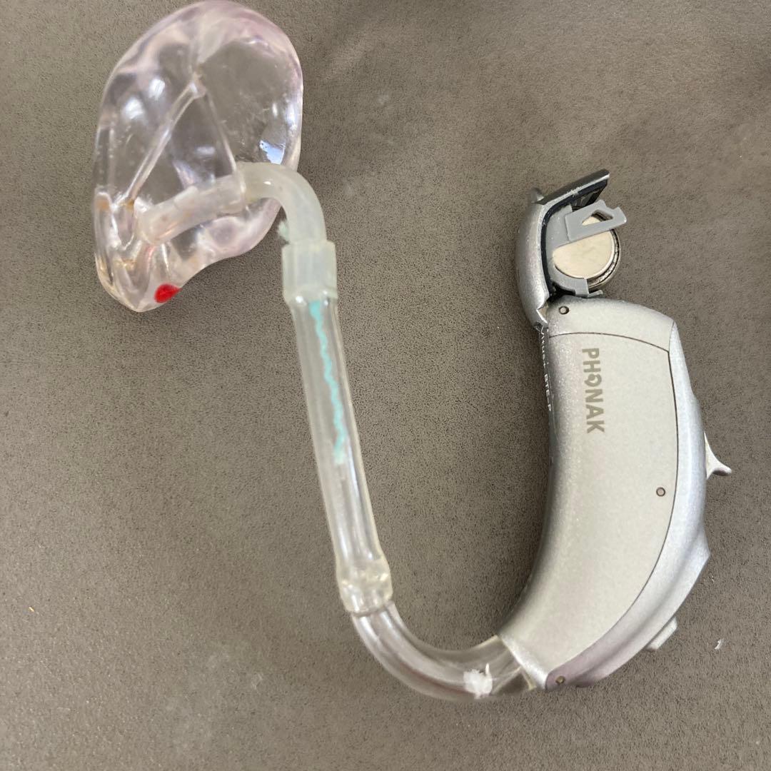 シ*ー様 【PHONAK】 補聴器 (両耳)■ケース付き■電池7個付き