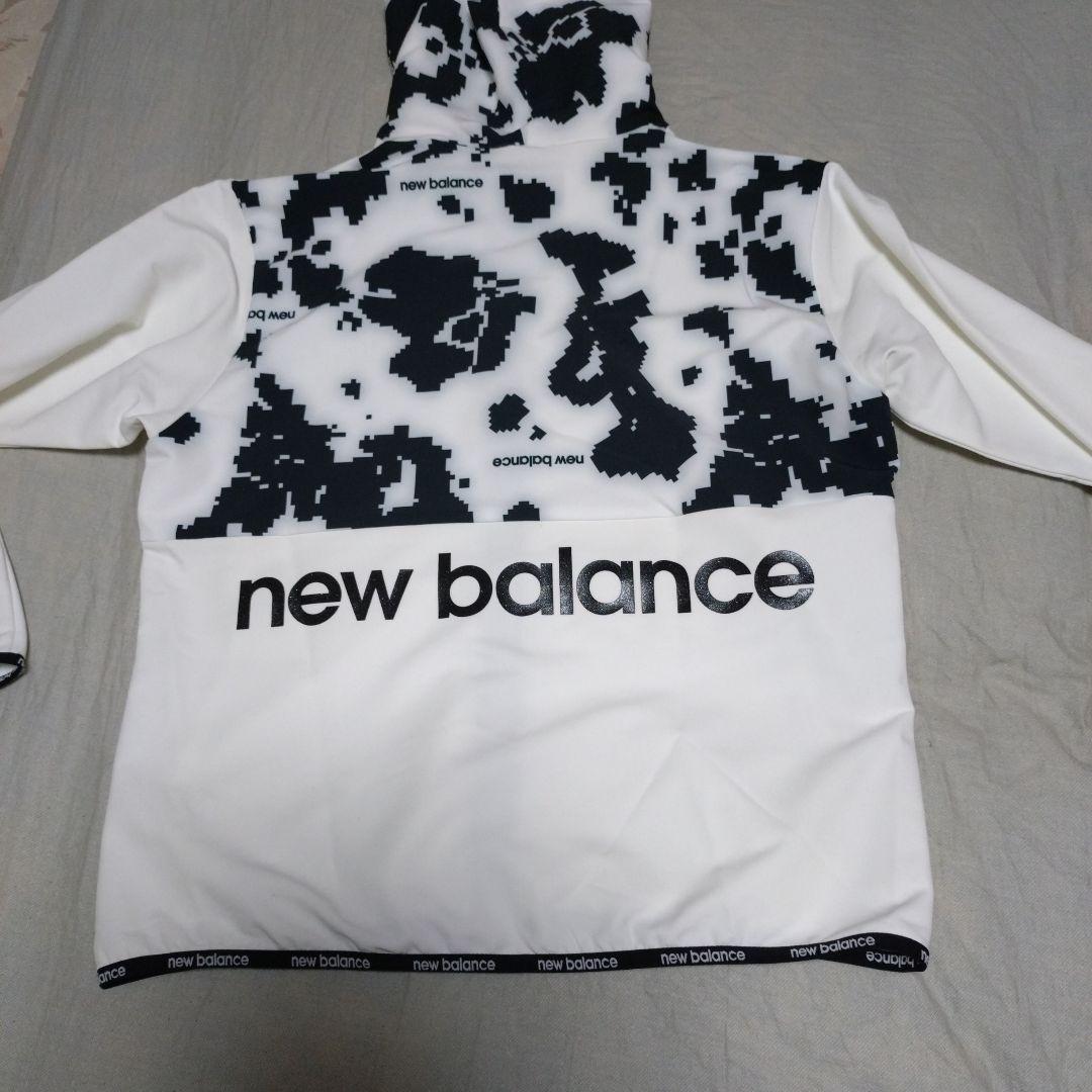 新品　ニューバランスパーカー