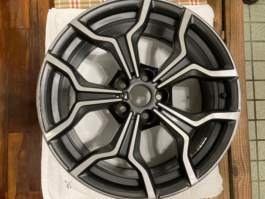 BMW19インチ アルミホイール Mロゴ付きx2f39