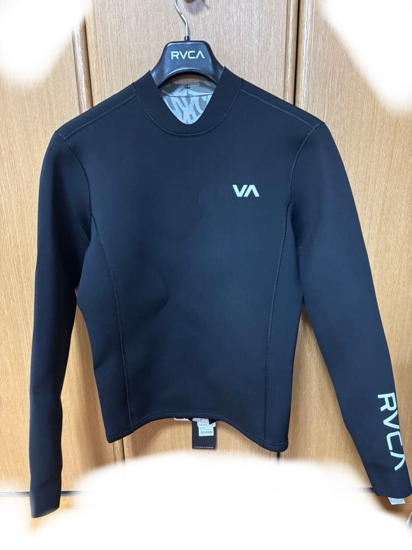 RVCAルーカ　タッパー L 新品未使用タグ付き