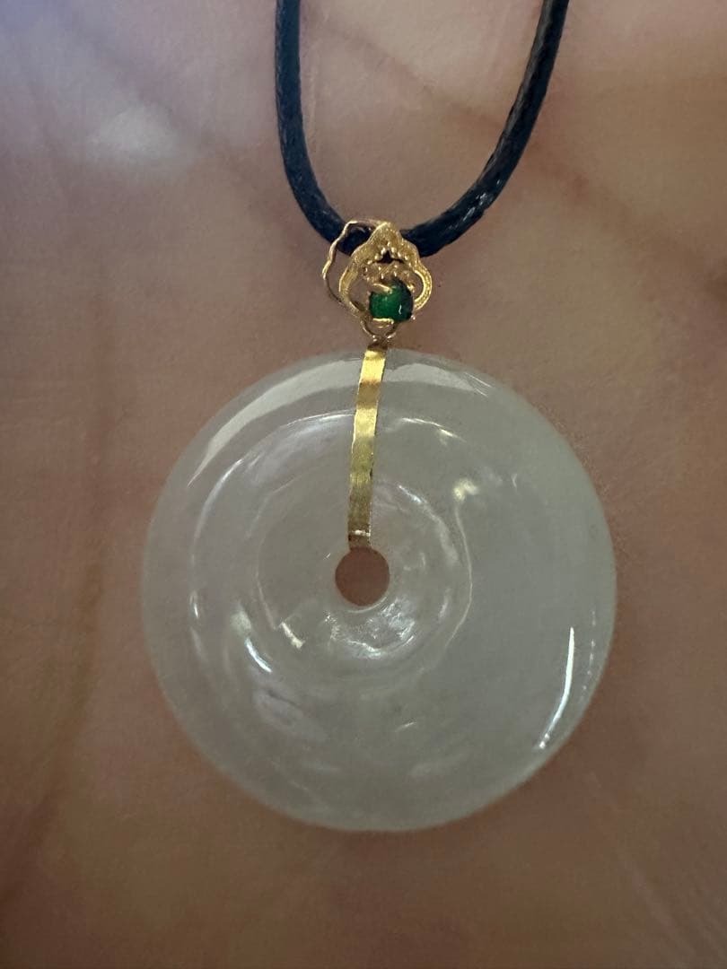 金18Kゴールド金製、無処理糯冰種天然本翡翠、翡翠の平安扣ペンダント