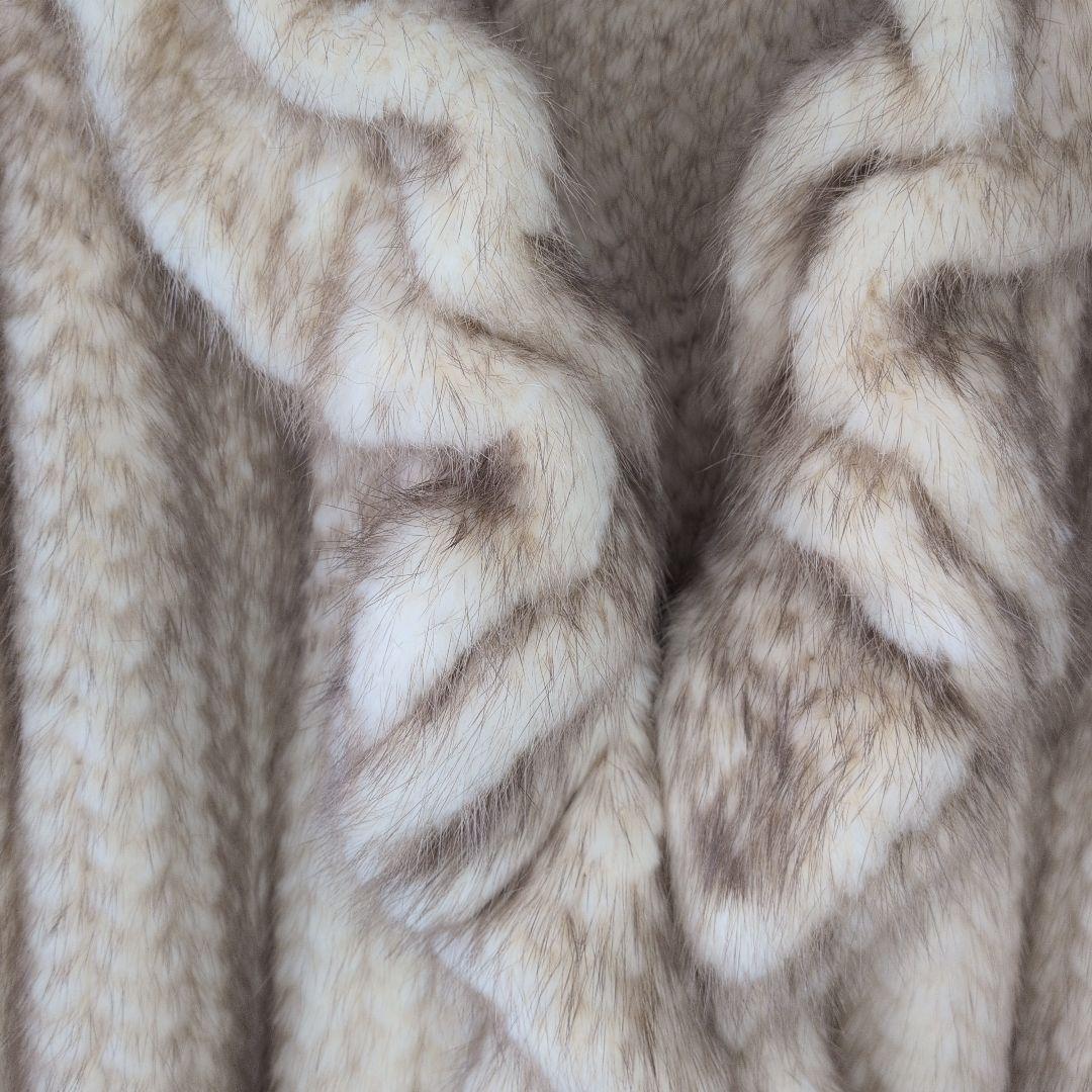 フリル付きミンクケープ　シュシュ