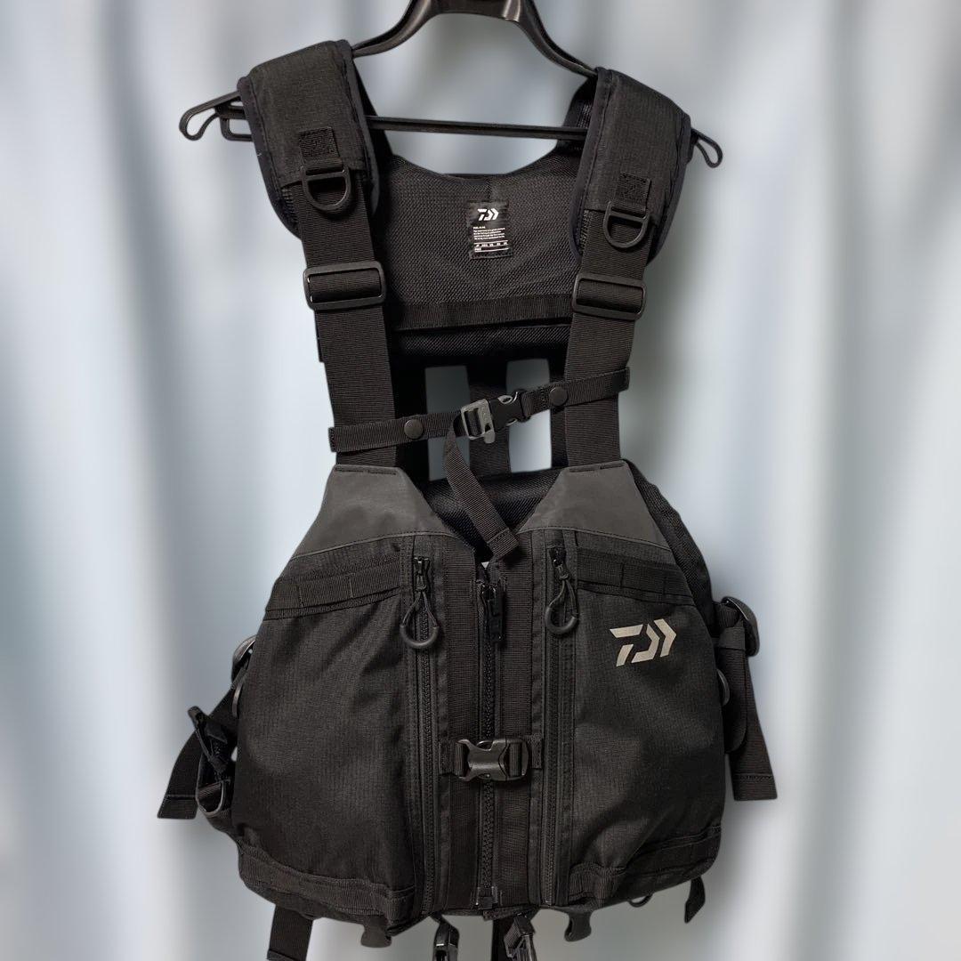 Daiwa DF-4023（タクティカルロックショアベスト）