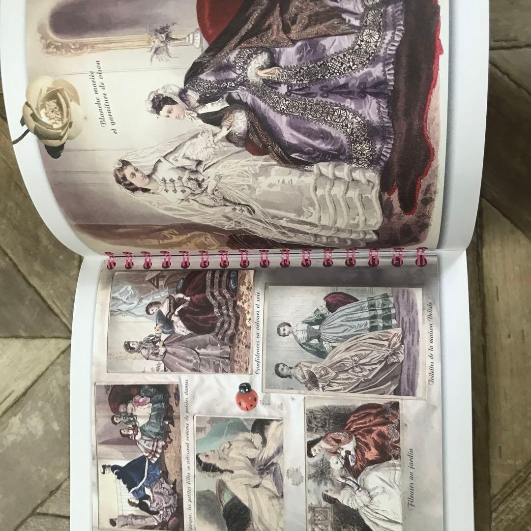 フランス　パリJe colorie 塗り絵 ベルサイユ宮殿　ドレス