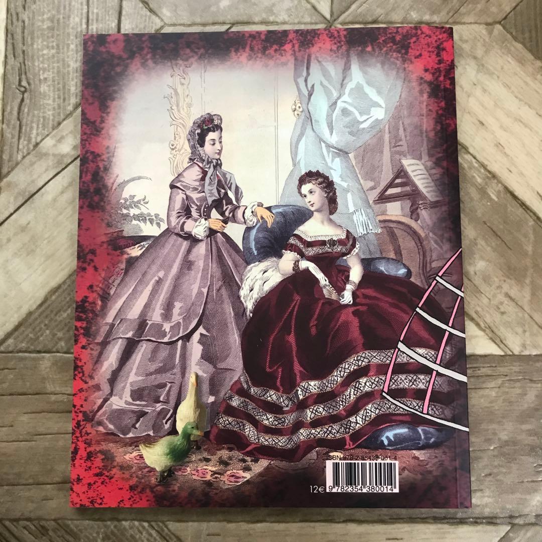 フランス　パリJe colorie 塗り絵 ベルサイユ宮殿　ドレス