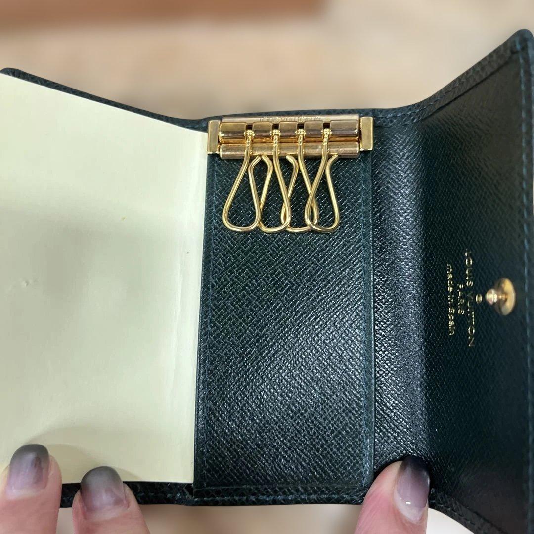 m*♡様 ルイヴィトン タイガ ミュルティクレ 4連 キーケース エピセア 緑