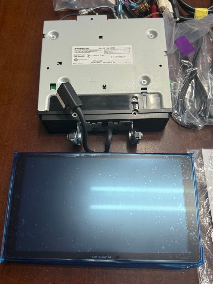 カーナビ Pioneer DMH-SF700